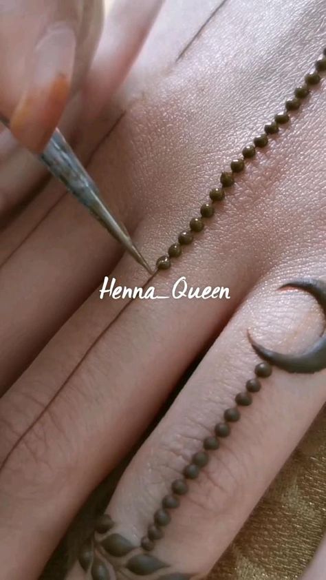 Easy Henna Designs Fingers Simple, Easy Henna Designs For Fingers, Modern Henna Designs Simple Fingers, Mehedi Design For Beginners, Heena Easy Mehendi Designs, Easy Simple Henna Designs For Beginners, Simple Mehndi Design For Beginners, Beginners Mehendi Designs, Easy Mehendi Designs Simple