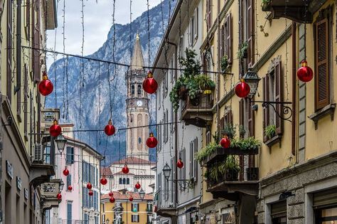 The town of Lecco decorated for Christmas - Lake Como, Italy - rossiwrites.com Como Italy Winter, Lake Como In Winter, Lake Como Winter, Milan In Winter, Lecco Italy, All About Italy, Christmas In Italy, Europe 2024, Lake Como Italy