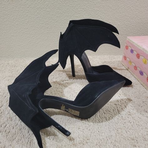 Jeffrey Campbell Bat Modcloth Black Goth Wing Heels Pumps Bat Animal, Bat Jewelry, Halloween Skirt, Wings Dress, Floral Skater Dress, Black Goth, Mod Cloth Dresses, Black Bat, Gothic Wedding