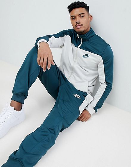 Nike Polyknit Tracksuit Set In Green 861774-328 Mens Activewear Fashion, Sporty Outfits Men, Mens Tracksuit Set, Designer Bottoms, Nike Clothes Mens, Nike Set, Mens Tracksuit, Free T Shirt Design, Men Tracksuit