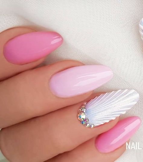 Summer Sea Nails 2023, Mermaid Nail Art Easy, Sea Summer Nails, Sea Shells Nail Art, Best Beach Nails, Sea Shell Nails Designs, Beach Shell Nails, Summer Pink Nails Design, Shell Nails Seashells