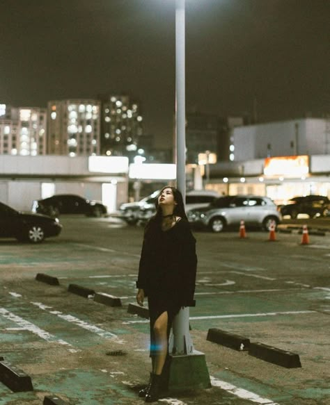 Alleyway Aesthetic Photoshoot, Street Night Aesthetic Photoshoot, Carpark Photoshoot Night, Dark Parking Lot Photoshoot, Parking Lot Portrait, Nighttime Street Photography, Night Street Photography Poses Women, Night Park Photoshoot, Parking Lot Photography