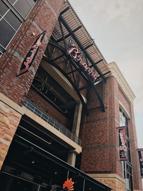 Atlanta Braves baseball game ⚾️⚾️ ig~ jessicaclaark & vsco~ jessicaclarrk Atlanta Braves Aesthetic, Baseball Instagram Story, Braves Aesthetic, Braves Game, Atlanta Braves Baseball, Braves Baseball, Baseball Game, Baseball Games, Atlanta Braves