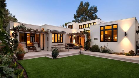 Transitional Design New Home — Allen Construction Mediterranean Exterior Homes, Modern Mediterranean Homes, Mediterranean Exterior, Architecture Renovation, Flat Roof House, Spanish Modern, Mediterranean Architecture, Mediterranean Style Homes, Lots Of Windows