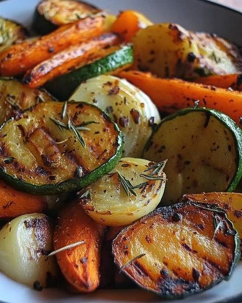 Martha Stewart lover's | Garlic Herb Roasted Potatoes Carrots and Zucchini | Facebook Garlic Herb Roasted Potatoes, Roasted Potatoes Carrots, Carrots And Zucchini, Roasted Potatoes And Carrots, Herb Roasted Potatoes, Oven Roasted Potatoes, Roasted Vegetable Recipes, Potatoes Carrots, Baby Potatoes