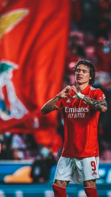 Darwin Nunez Benfica Wallpaper, Darwin Nunez Benfica, Darwin Nunez, Benfica Wallpaper, Cr7 Messi, Football Or Soccer, Team Goals, Football Stickers, Association Football