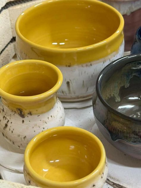 Marigold for the win! Marigold Glaze Combinations, Coyote Glazes, Glazing Ideas, River Birch, Glaze Combos, Pottery Glaze, Pottery Inspo, Amaco Glazes, Ceramic Glaze Recipes