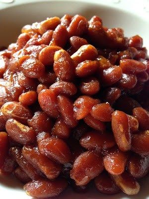 Maple Baked Beans Maple Beans Recipes, Baked Beans With Molasses, Baked Beans With Maple Syrup, Homemade Quebec Maple Baked Beans, Maple Baked Beans Recipe, Tangy Baked Beans, Baked Beans Vegan, Maple Baked Beans, Beans Baked