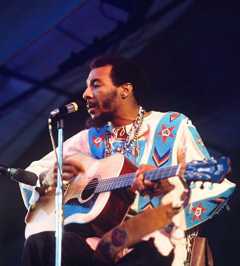 Richie Havens, Woodstock Music, Woodstock 1969, 60s Rock, Indian Classical Music, Music Legends, Isle Of Wight, African Culture, Country Western