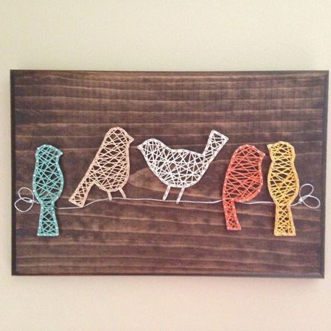 This board features five birds on a wire. Perfect for your gallery wall or any wall. Custom options * stain color * string colors * number of birds Board measures 11x14 Art Fil, Nail String, Birds On A Wire, Nail String Art, String Crafts, String Art Patterns, String Art Diy, 3d Pen, Thread Art