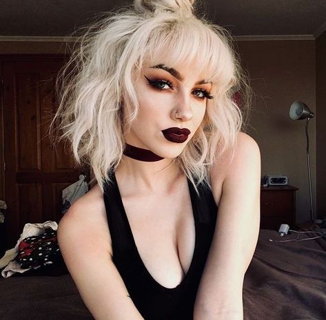 Punk Hair And Makeup, Goth White Hair, Blonde Witch Aesthetic, Blonde Goth Aesthetic, Punk Hair Women, Blonde Witch, Blonde Goth, Short Punk Hair, Witch Hair