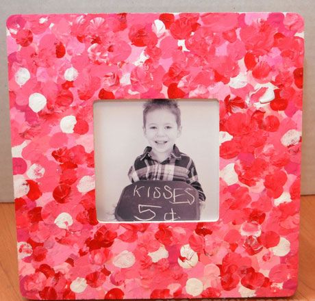 30 Fun Valentines Day Kids Crafts Saint Valentin Diy, Valentines Bricolage, Valentines Frames, Valentine Picture, Valentine's Day Crafts For Kids, Preschool Valentines, Valentine Crafts For Kids, Diy Valentine, Daycare Crafts