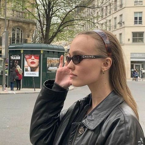 lily rose depp | Lily rose depp chanel, Lily rose, Lily rose depp Rose Depp Lily, Lily Rose Depp Chanel, Rose Lily, Lily Rose Depp, Chanel Sunglasses, Lily Rose, Lily, Chanel, Sunglasses