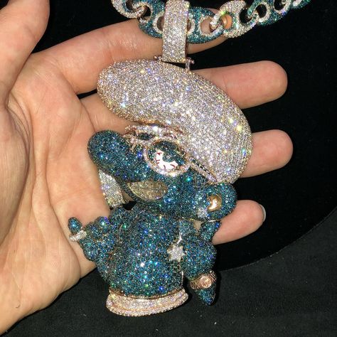 Eliantte on Instagram: “The Real OG Papa Smurf Aka PaperRoute Frank @youngdolph #ShouldaWentToElliot” Ice Box Jewelry, Diamond Cartoon, Money Energy, Iced Out Jewelry, Papa Smurf, Glitter Jewelry, Bling Bags, Expensive Jewelry Luxury, Pendant For Men