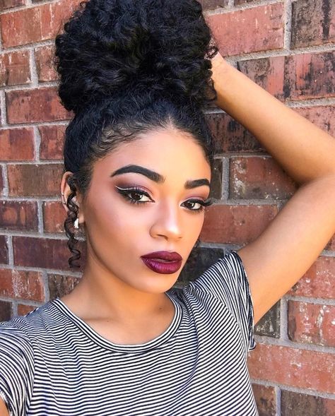 “@anastasiabeverlyhills liquid lipstick in the color sad girl Curly Hair Designs, Updo With Headband, Dunner Wordend Haar, Curly Bun Hairstyles, Twisted Hair, Curly Hair Tutorial, Easy Bun Hairstyles, Cute Curly Hairstyles, Curly Hair Updo