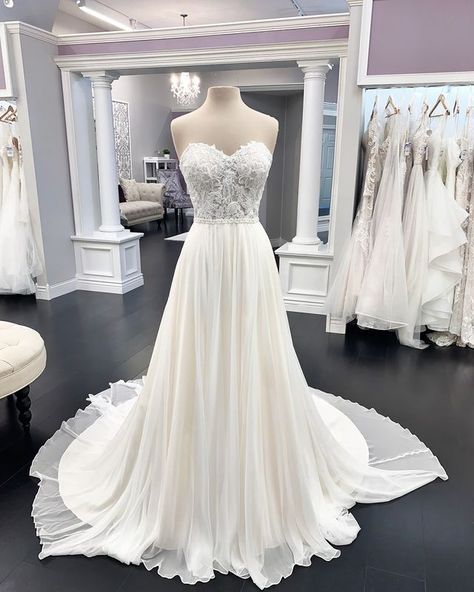 Mimi's Bridal & Boutique on Instagram: “Float down the aisle in this soft and flowy new arrival @mimisbridal! 😍 So many new pretties have been hitting the floor ~ it's the perfect…” Prom Dress White, Lace Long Prom Dress, A Line Evening Dress, White Evening Dress, White Prom Dress, Long Prom Dresses, White Chiffon, Black Prom Dresses, Evening Party Dress