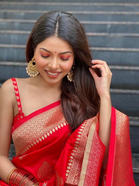 Lichi Silk Saree, Glamorous Saree, Saree Draping, Kanjivaram Silk Saree, Indian Silk Sarees, Saree Photoshoot, Wedding Saree Indian, Red Saree, Silk Saree With Blouse