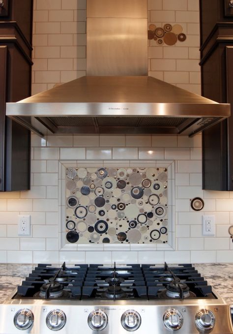 Love the evil eye Backsplash Trends, Kitchen Backsplash Trends, Mosaic Tile Backsplash Kitchen, Trendy Kitchen Tile, Trendy Kitchen Backsplash, Bowl Sinks, Stove Backsplash, Mosaic Backsplash Kitchen, Farmhouse Sinks