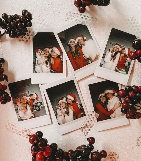 Poloroid Pictures Ideas, Polaroid Collage, Christmas Getaways, Polaroid Wall, Xmas Photos, Collage Ideas, Polaroid Pictures, Polaroid Photos, Holly Berries