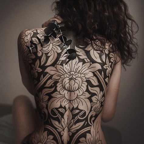 ❁ Helen ❁ on Instagram: “Muse🖤 fully healed back on @fefefoto Thanks for the beautiful photo🌹 collab with @nos_tattoos  #ornamentaltattoo #blacktattooart…” Bodysuit Tattoos, 42 Tattoo, Backpiece Tattoo, Bauch Tattoos, White Tattoos, Torso Tattoos, Back Piece Tattoo, 100 Tattoo, Floral Tattoos