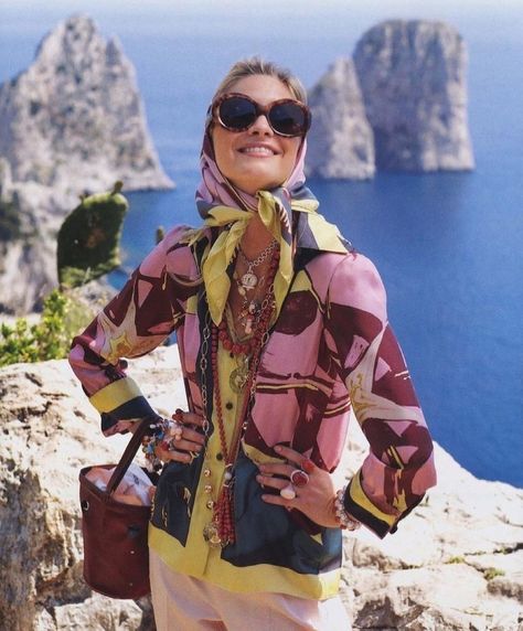 Charo Ruiz, Beatrice Borromeo, Head Scarf Tying, Vogue Archive, Princess Caroline Of Monaco, Fashion Italy, Slim Aarons, Cindy Kimberly, Princess Caroline