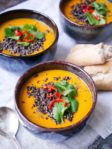 Spiced Sweet Potato and Capsicum Soup Meal Ideas Healthy, Coconut Soup Recipes, Spiced Carrots, Coconut Soup, Cooking Advice, Ras El Hanout, Sweet Potato Soup, Garlic Recipes, Red Lentil