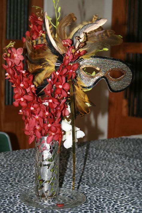 Purim Centerpieces, Purim Decorations, Rocket Crafts, Masquerade Formal, Passover Ideas, Purim Ideas, Temple Ideas, Purim Party, Purim Gifts