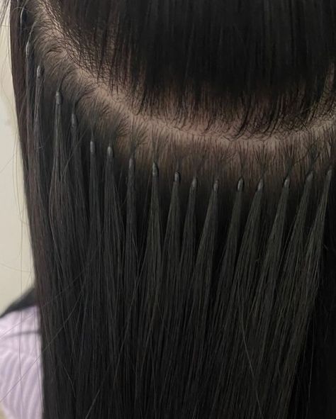 ✨🇬🇧 What do you think of these seamless keratin extensions? Absolutely in love with how natural and flawless they look! The keratin bonds are so discreet, making it impossible to tell where my natural hair ends and the extensions begin. Plus, they add the perfect amount of volume and length without weighing the hair down. If you’ve been thinking about getting hair extensions, keratin might just be the way to go. They’re great for anyone looking for long-lasting results and a comfortable, nat... K Tip Extensions, Keratin Bond Extensions, Hair Extensions Keratin, Keratin Extensions, Keratin Hair Extensions, Hair Down, Way To Go, Hair Extension, Down Hairstyles