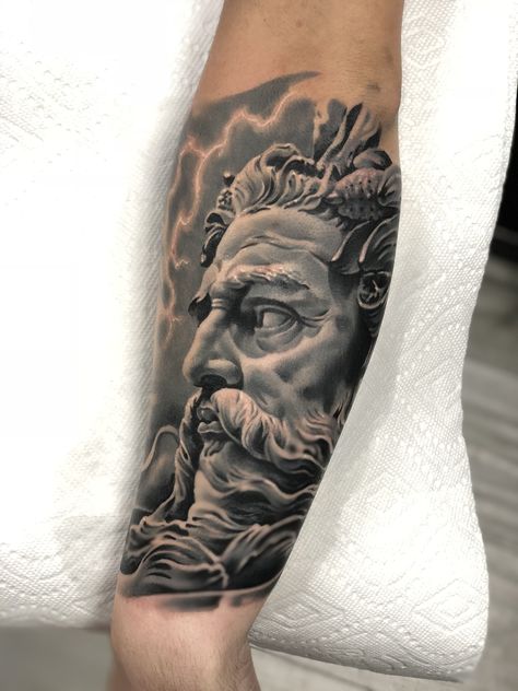 Zues Tattoo Mythology Greek Gods, Zues Tattoo Mythology, Greek God Tattoos, Trendy Tattoo Ideas, God Mythology, Greek God Tattoo, Kylie Nails, Zeus Tattoo, Hourglass Tattoo