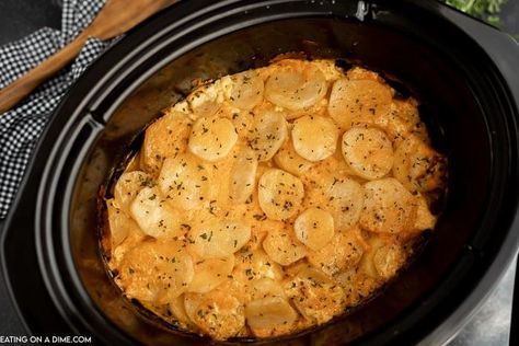 Scalloped Potatoes Recipes, Crock Pot Scalloped Potatoes, Crockpot Scalloped Potatoes, Cheesy Potatoes Crock Pot, Potato Recipes Crockpot, Scallop Potatoes, Slow Cooker Scalloped Potatoes, Scalloped Potatoes Crockpot, Favorite Casserole Recipes