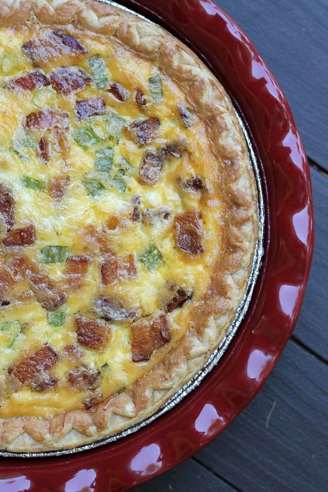 Carolina Charm: Bacon & Cheddar Grits Quiche Bacon And Potato Quiche, Bacon Quiche Recipes, Grits Quiche, Freezable Breakfast Burritos, Freezable Breakfast, Potato Quiche, Cheddar Grits, Bacon And Cheese Quiche, Easy Bacon