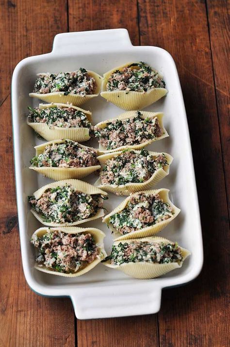 Stuffed Shells With White Sauce, Turkey Stuffed Shells, Ground Turkey And Spinach, Healthy Stuffed Shells, Spinach Stuffed Shells, Ground Turkey Recipes, Paleo Dinner, White Sauce, Super Easy Recipes