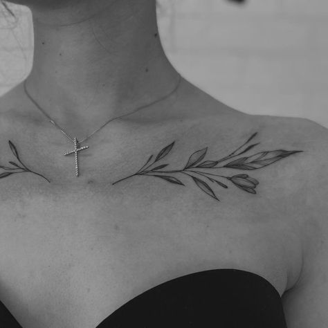 Tattoo Tattoo Between Shoulder Blades, Dainty Chest Tattoo Female, Dainty Chest Tattoo, Tattoo Leaves, Tats Ideas, Chest Tattoo Female, Tattoo Female, Chest Tattoos For Women, Elegant Tattoos