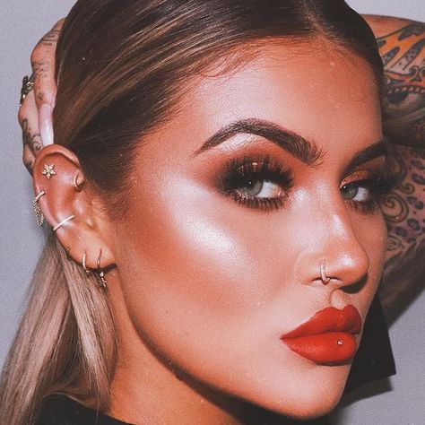 Jamie Genevieve, Dewy Look, Urban Decay Cosmetics, Maria Tash, Born To Run, New Set, Makeup Inspo, Makeup Accessories, Urban Decay