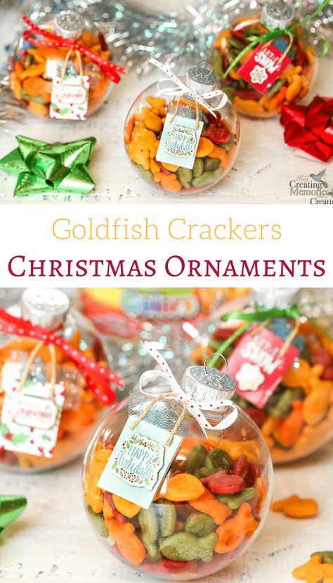 Need a fun idea to keep kids busy this Holiday season? Make a fun DIY Goldfish Cracker Kids Christmas Ornament that is engaging & offers a delicious snack all in one simple 10-minute craft activity. Christmas Treats For Toddlers Parties, Holiday Food Crafts For Kids, Toddler Christmas Snacks For Daycare, Toddler Christmas Snacks, Christmas Treats For Toddlers, Christmas Gifts For Daycare Kids, Preschool Christmas Treat, Daycare Christmas Gifts For Kids, Christmas Class Treats