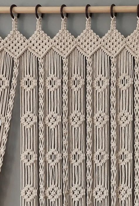 Makramee Curtain, Macrame Carpet, Pola Macrame, Macrame Wedding Backdrop, Boho Crafts Diy, Diy Plant Hanger, Macrame Curtain, Macrame Hanger, Rope Crafts