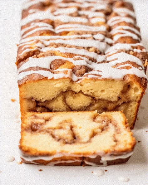 Cinnamon Pound Cake, Cottage Recipes, Apple Fritter Bread, Apples Cinnamon, Granny Smith Apple, Apple Fritter, Random Recipes, Creative Snacks, Apple Bread