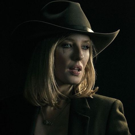 Yellowstone Aesthetic Show, Beth Dutton Makeup, Yellowstone Characters, Beth Yellowstone, Jessica Kelly, Native American Reservation, Yellowstone Series, Kelly Reilly, Tree Quotes