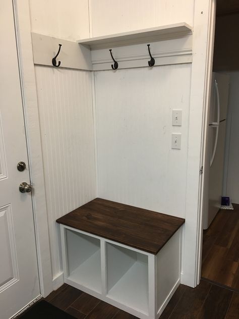 Small mud room bench and shelf Small Entryway With Window, Small Corner Bench Entryway, Entry Way Hooks And Bench, Small Mud Room Bench, Corner Entryway Bench, Rowdy Yates, House Entryway, Hall Entrada, Front Closet