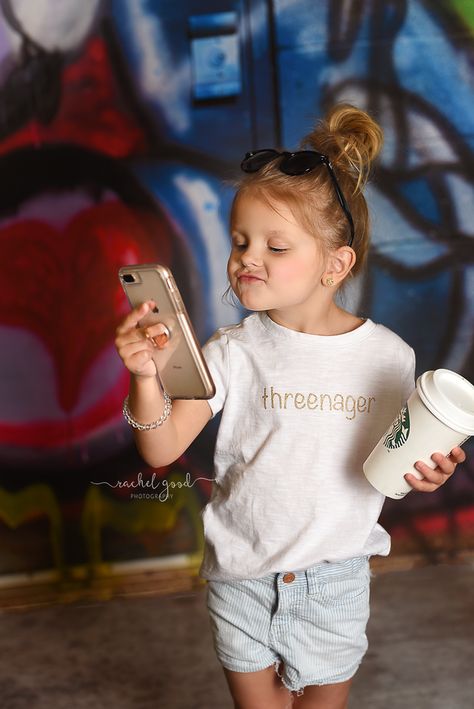 Threenager Photoshoot, Threenager Photoshoot Ideas, Threenager Picture Ideas, Threenager Party Ideas Girl, Threenager Party Decor, Threenager Birthday Outfit, Threenager Invitation, Threenager Birthday Shirt, Threenager Birthday Party