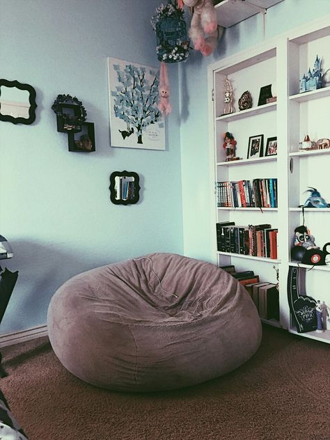 Bean Bag Aesthetic, Books Room, Chill Out Room, Sofa Bed For Small Spaces, Condo Living Room, Chill Room, Bag Aesthetic, Condo Living, Bag Chair