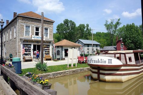 Day Trips from Cincinnati, Ohio: Ideas within a 1 hour drive Metamora Indiana, Boat Remodel, Antique Train, Ohio Travel, University Of Dayton, Best Vacation Spots, Outdoor Theater, Train Ride, Dayton Ohio