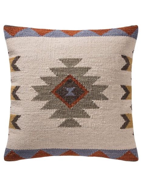 Simple Geometric Designs, Contemporary Cushions, Kilim Pattern, Traditional Kilim, Pink Linen, Linen Cushion, Cushion Pads, Kilim Cushions, Soft Furnishings