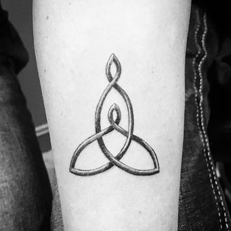 Mother and Son Trinity Celtic Mother Son Tattoo Symbols, Mother Son Tattoos Small, Mom And Son Tattoo Ideas Simple, Celtic Mother Tattoos, Mom Son Tattoo, Girly Thoughts, Trinity Tattoo, Witch City, Son Tattoos