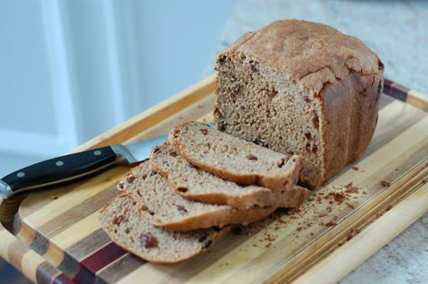 Cinnamon Raisin Bread from 100 Days of Real Food Sandwich Bread Recipe For Bread Machine, Whole Wheat Sandwich Bread Recipe, Wheat Sandwich Bread Recipe, Bread For Bread Machine, Bread Machine Bread, 100 Days Of Real Food, Bread Loaves, Cinnamon Raisin Bread, Bread Maker Recipes