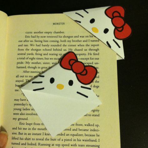 Hello Kitty bookmarks! :) Tapeta Hello Kitty, Diy Hello Kitty, Tapeta Z Hello Kitty, Hello Kitty Gifts, Corner Bookmark, Hello Kitty Crafts, Hello Kit, Kitty Drawing, Hello Kitty Drawing