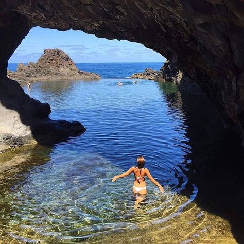 Natural pools of Seixal are a hidden treasure in Madeira Island. Did you visit them this 2016 summer? [Photo by @ vivmartins] #VisitPortugal #Portugal #Madeira #travel #naturalpool #nature #island Maderia Portugal, Madeira Travel, Madeira Beach Florida, Funchal Madeira, Portugal Beach, Madeira Beach, Natural Swimming Pools, Visit Portugal, Hidden Treasure