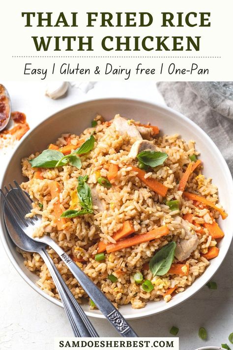 A wholesome and delicious Thai chicken fried rice, ready in under 20 minutes! This healthy one-pan dinner is bursting with flavor. Fresh, savory, hearty, and oh-so satisfying – who doesn’t love a good fried rice?! Thai Chicken Fried Rice, Chicken Recipes Pasta, Thai Fried Rice, Rice With Chicken, Whole 30 Keto, Healthy Whole Food Recipes, Heart Of Palm, Nourishing Food, Hearts Of Palm