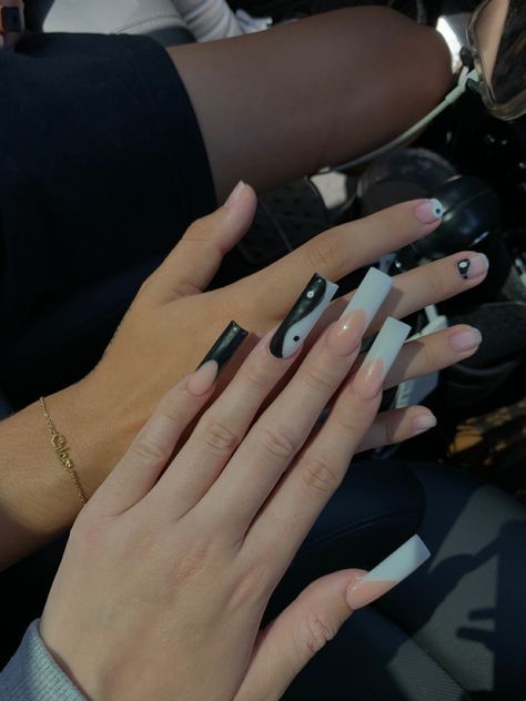 Couple Acrylic Nails, Gf And Gf Matching Nails, Boy And Girl Matching Nails, Bf Matching Nails, Lesbian Couple Nails Matching, Matching His And Hers Nails, Nail Ideas Matching, Matching Nails With Girlfriend, Bf And Gf Matching Nails