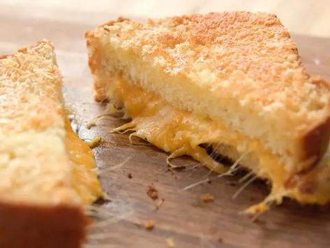 Crispy Grilled Cheese, Lighter Meals, Ree Drummond Recipes, 15 Minute Dinners, Grilled Cheese Recipe, Panini Sandwich, Grilled Cheese Recipes, Ree Drummond, Cheese Sandwich